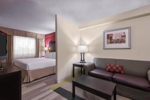 Holiday Inn Express Hotel & Suites Kendall East-Miami