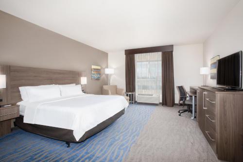 Holiday Inn Express & Suites Manhattan, an IHG Hotel