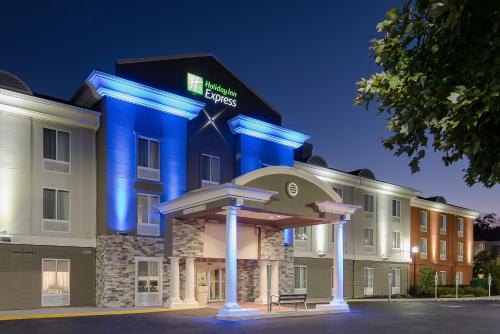 Holiday Inn Express & Suites Philadelphia - Mt. Laurel, an IHG hotel - Hotel - Mount Laurel