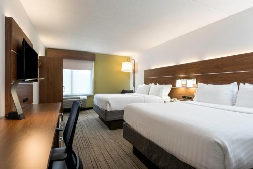 Holiday Inn Express Hotel & Suites Charlotte Arpt-Belmont