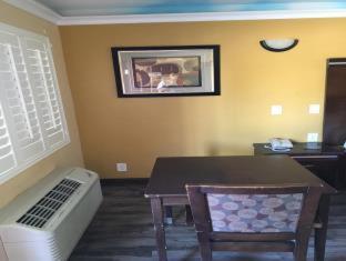 Hollywood Palms Inns & Suites, Лос-Анджелес (фото 7)