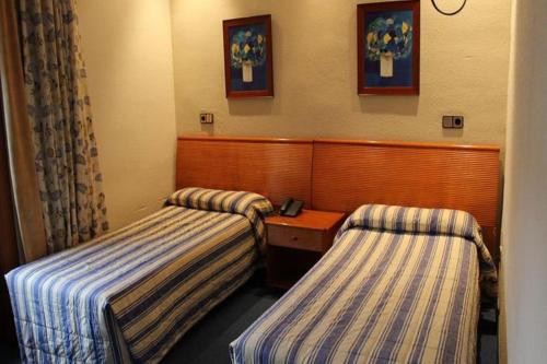 Ramblas Hotel - image 14