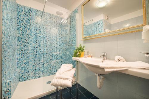 Comfort Double or Twin Room image 2