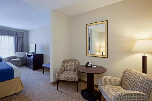 Holiday Inn Express & Suites Malone