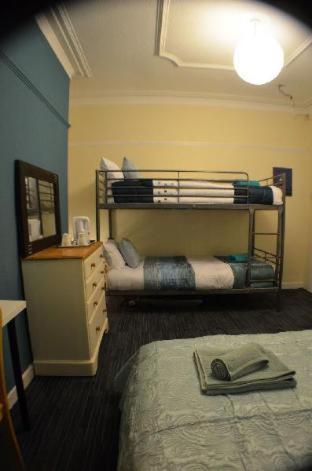 Birchfields Guest House, Manchester (photo 8)