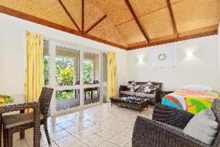 منتجع بالم جروف (Palm Grove Resort) in Vaimaanga