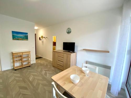 STUDIO AVEC TERRASSE PLEIN SUD - RÉSIDENCE LE FENIL AVENUE DE VERDUN A CABOURG (STUDIO AVEC TERRASSE PLEIN SUD - RESIDENCE LE FENIL AVENUE DE VERDUN A CABOURG) in Plaža Cabourg