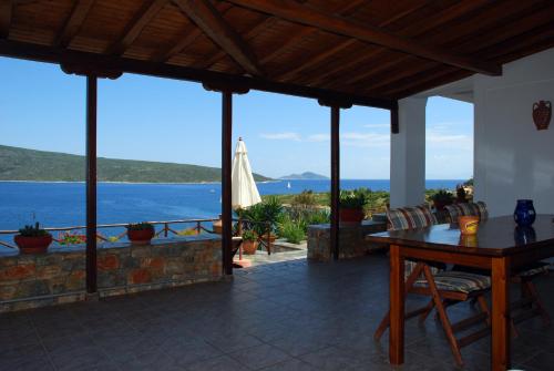 Vila Elena 1astoning view in Steni Vala Alonissos