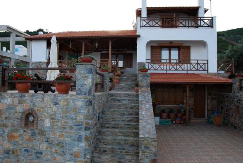 Vila Elena 1astoning view in Steni Vala Alonissos