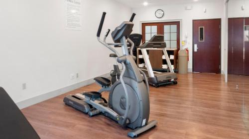Holiday Inn Express Hotel & Suites Newton Sparta By IHG - 피트니스 센터