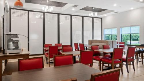 Holiday Inn Express Hotel & Suites Newton Sparta By IHG - 식음료(F&B)