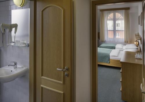 Hotel Otar - main image