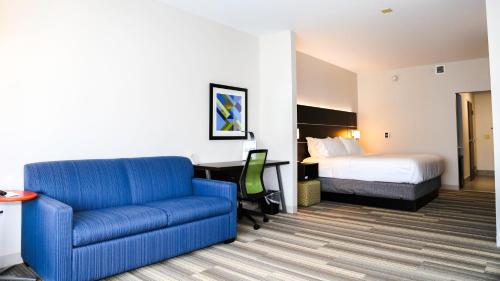 Holiday Inn Express & Suites Kingston-Ulster, an IHG Hotel