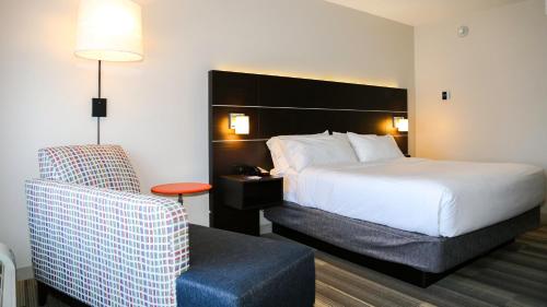 Holiday Inn Express & Suites Kingston-Ulster, an IHG Hotel