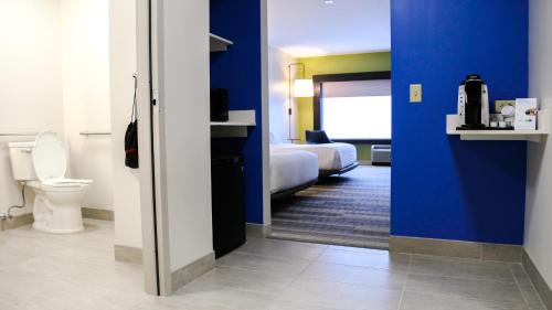 Holiday Inn Express & Suites Kingston-Ulster