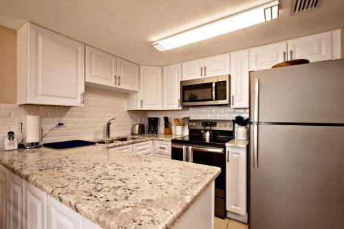 Sunglow Resort Condo Unit #405 - image 3