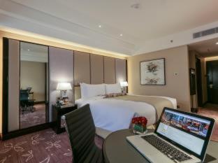 Diamond Hotel Philippines, Манила (фото 7)