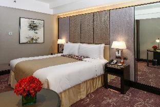 Diamond Hotel Philippines, Манила (фото 9)