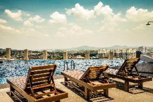 Imperio Residence with Private Bathtub by Lets Stay in Melaka Raya