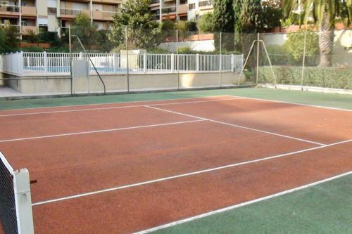 Studio centre de Hyeres pour 4 personnes piscine et tennis