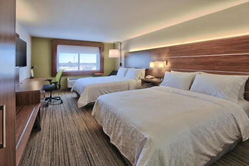 Holiday Inn Express & Suites Portales an IHG Hotel - image 7