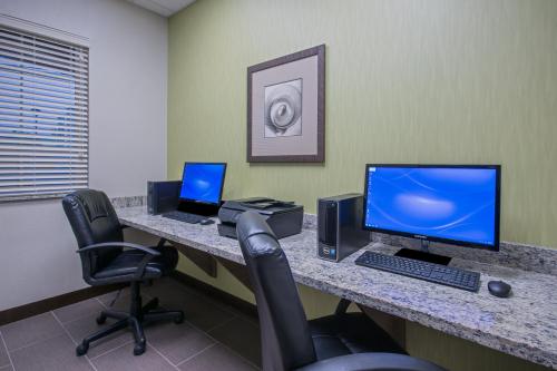 Holiday Inn Express & Suites Kailua-Kona by IHG
