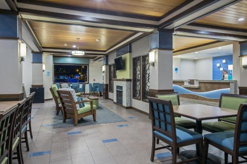Holiday Inn Express & Suites Kailua-Kona by IHG