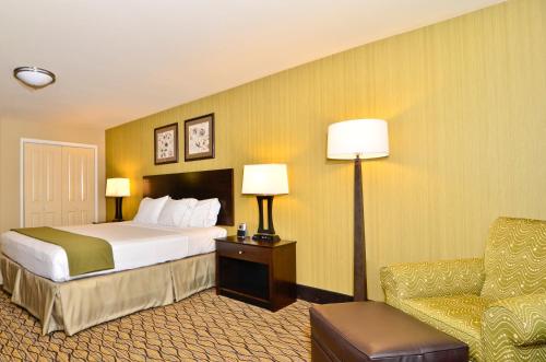 Holiday Inn Express & Suites - Williston an IHG Hotel - image 10