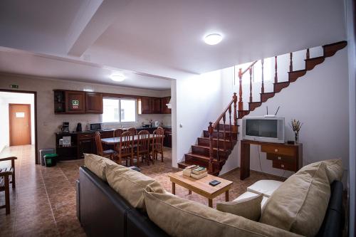 ห้องส่วนกลางสำหรับนั่งเล่น/ดูทีวี, Ponta Delgada Guest House 2 in อาร์ริเฟส