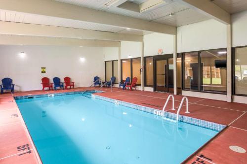 . Fairmount Inn & Suites - Stroudsburg, Poconos
