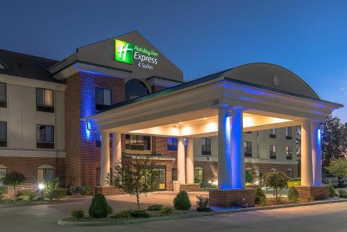 Holiday Inn Express and Suites Lafayette East an IHG Hotel