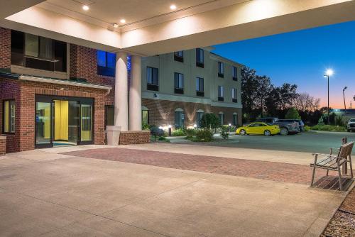 Holiday Inn Express and Suites Lafayette East by IHG in Lafayette, USA