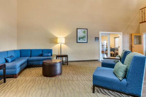 Comfort Suites Batesville