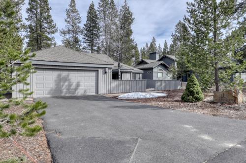 Big Leaf 33 | Discover Sunriver