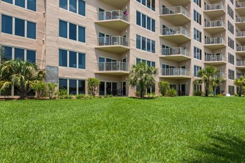 Tops'l Beach Manor 0113 - main image