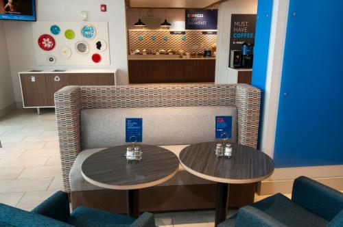 Holiday Inn Express & Suites Johnstown by IHG