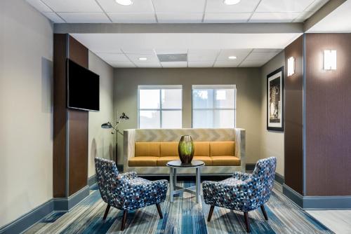Holiday Inn Express Hotel & Suites Grenada By IHG - 숙소 외관
