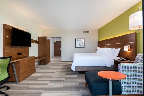 Holiday Inn Express & Suites Santa Ana - Orange County