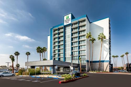 Holiday Inn Express & Suites Santa Ana - Orange County