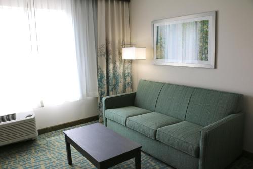 1 king bed, 1 sofa bed