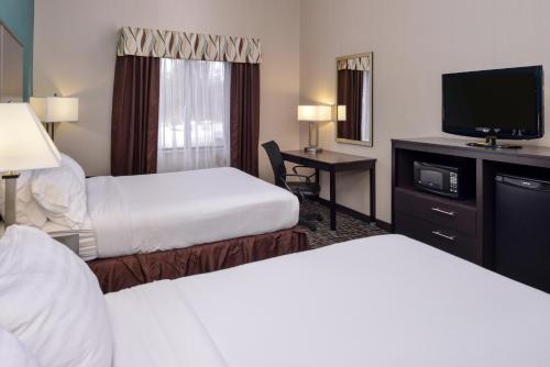 Holiday Inn Express Hotel & Suites Youngstown - North Lima/Boardman, an IHG Hotel