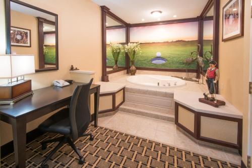 Holiday Inn Express & Suites - Sharon-Hermitage, an IHG Hotel