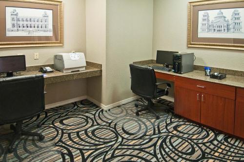 Holiday Inn Express Hotel and Suites Lake Charles, an IHG Hotel
