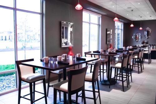 达文波特假日酒店及套房 达文波特假日酒店及套房