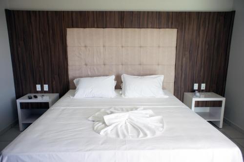 1 king bed, 1 sofa bed