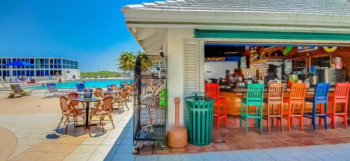 Ocean view studio with direct beach access and a shared pool & tennis court! - main image