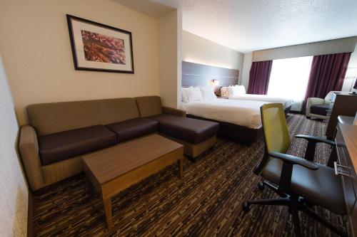 Holiday Inn Express Hotel & Suites Walterboro I-95