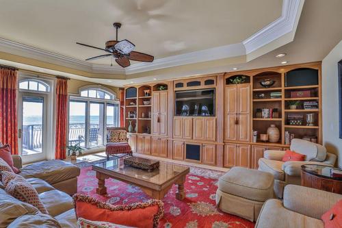 Bella Luna by Five Star Properties - image 4