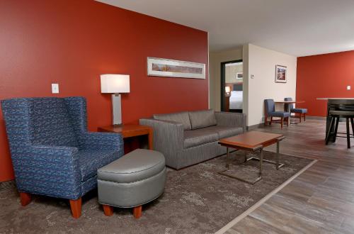 Holiday Inn Hotel & Suites Sioux Falls - Airport