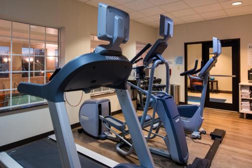 Holiday Inn Express & Suites Pittsburg an IHG Hotel - image 6